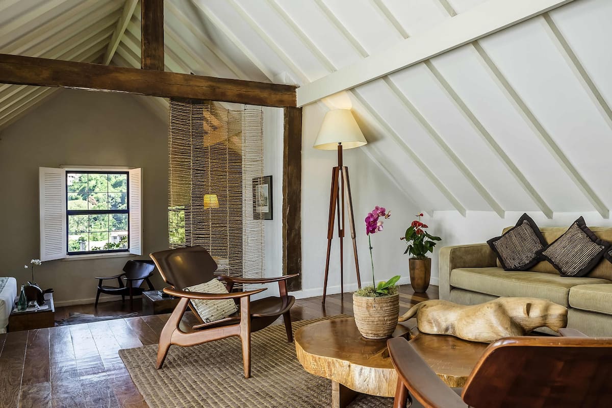 Suite, 1Â King-Bett, Balkon | Hochwertige Bettwaren, kostenlose Minibar, Zimmersafe