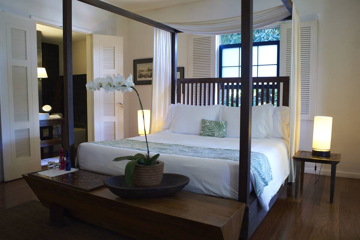 junior suite, 1 king bed, mountain view | premium bedding, free minibar, in-room safe, individually decorated