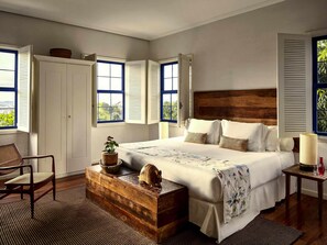 Superior Room, 1 King Bed | Premium bedding, free minibar, in-room safe, individually decorated