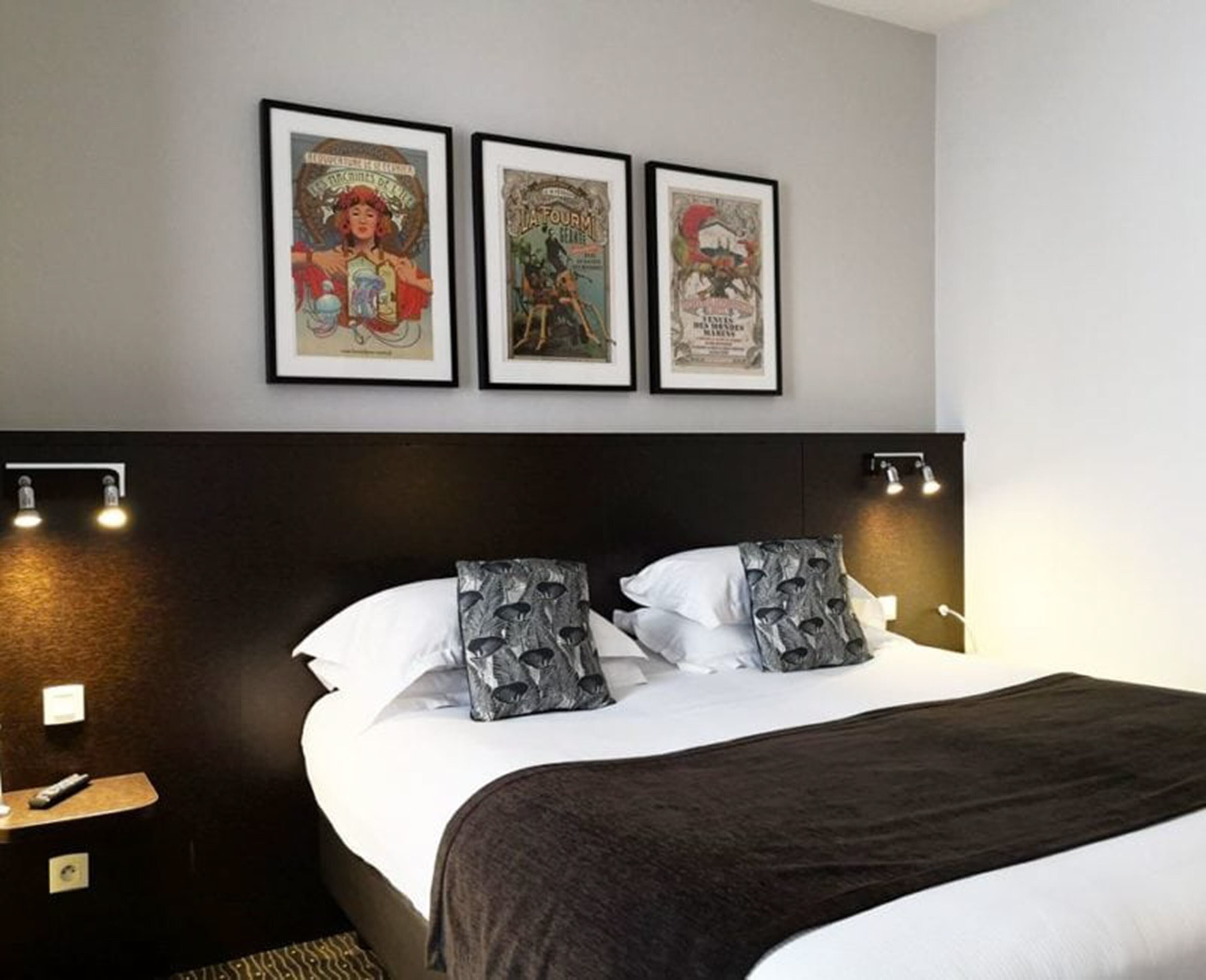 in-room safe, desk, soundproofing, iron/ironing board