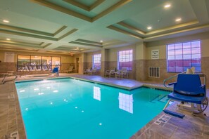 Indoor pool - Holiday Inn Express Hotel & Suites Clovis by IHG (Clovis)