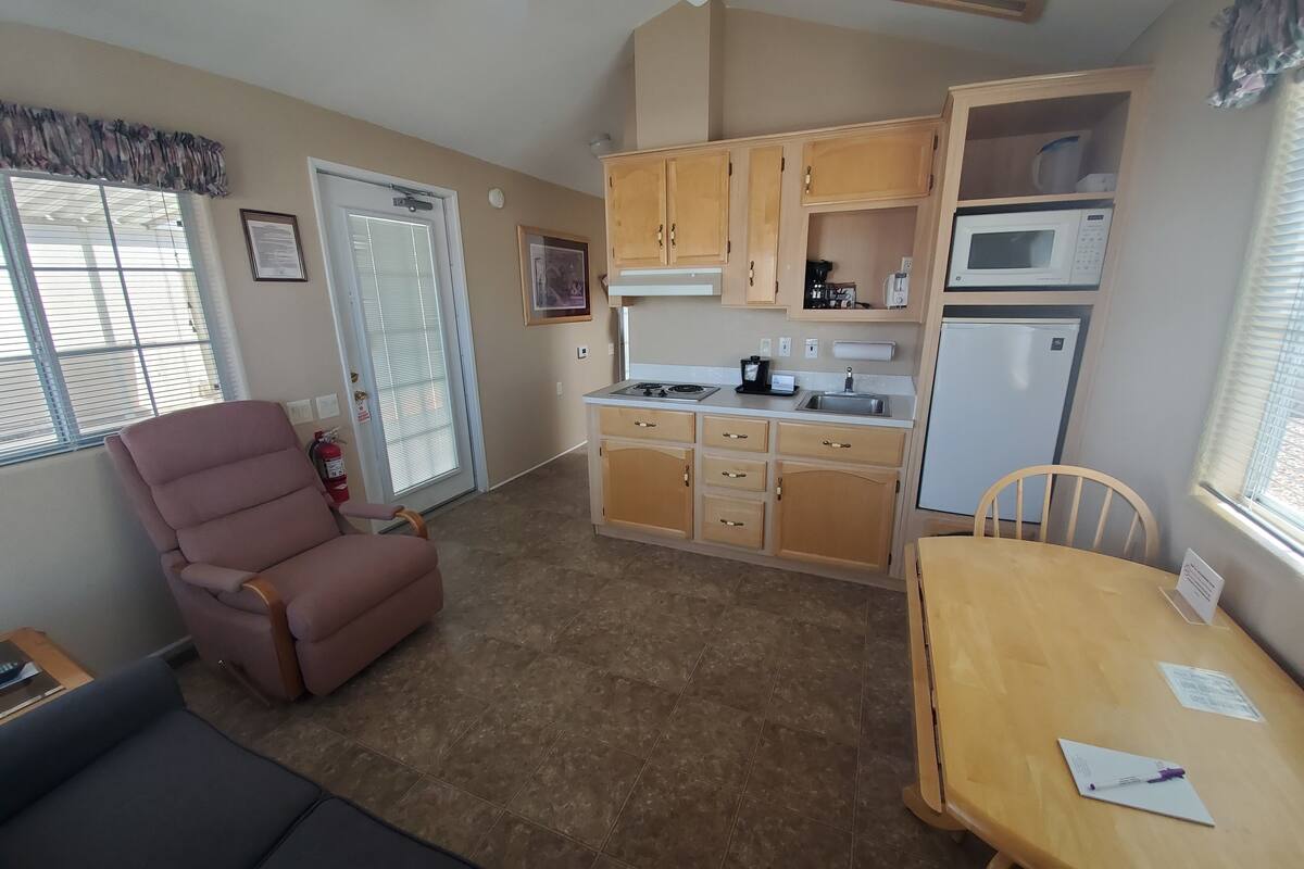 casita, 1 queen bed (ground level only) | private kitchen | fridge, coffee/tea maker