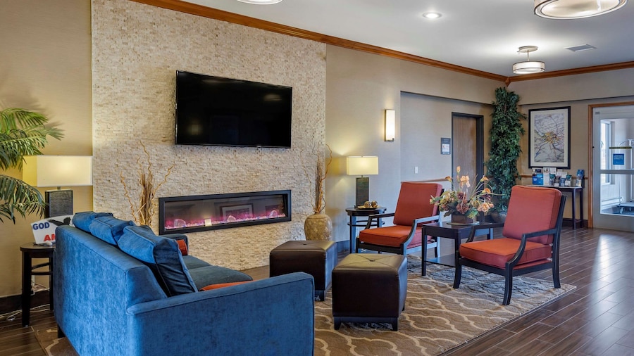 Comfort Inn & Suites Greenville I-70