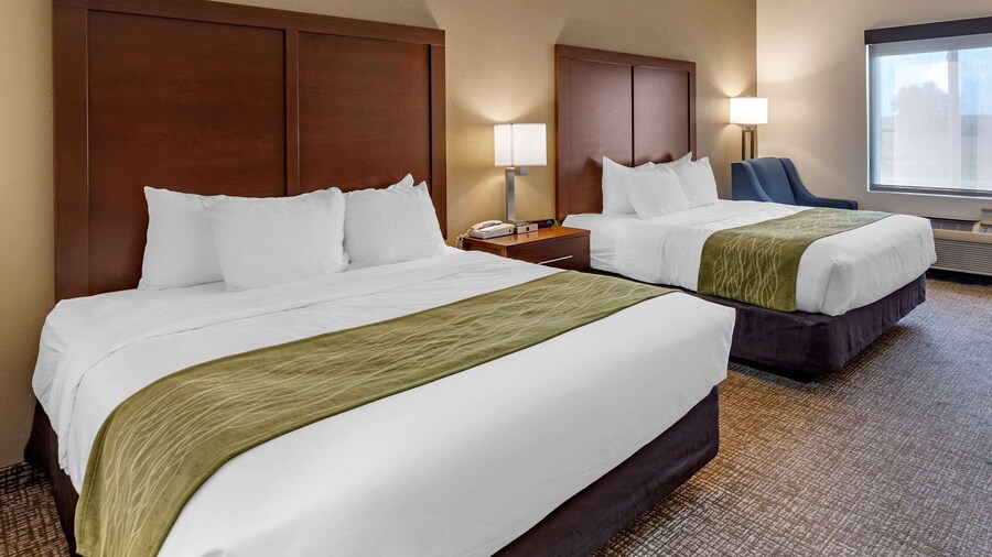 Comfort Inn & Suites Greenville I-70