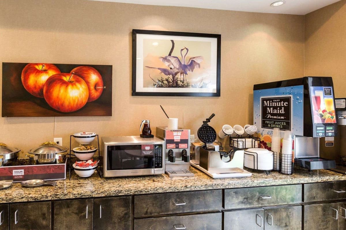 free buffet breakfast