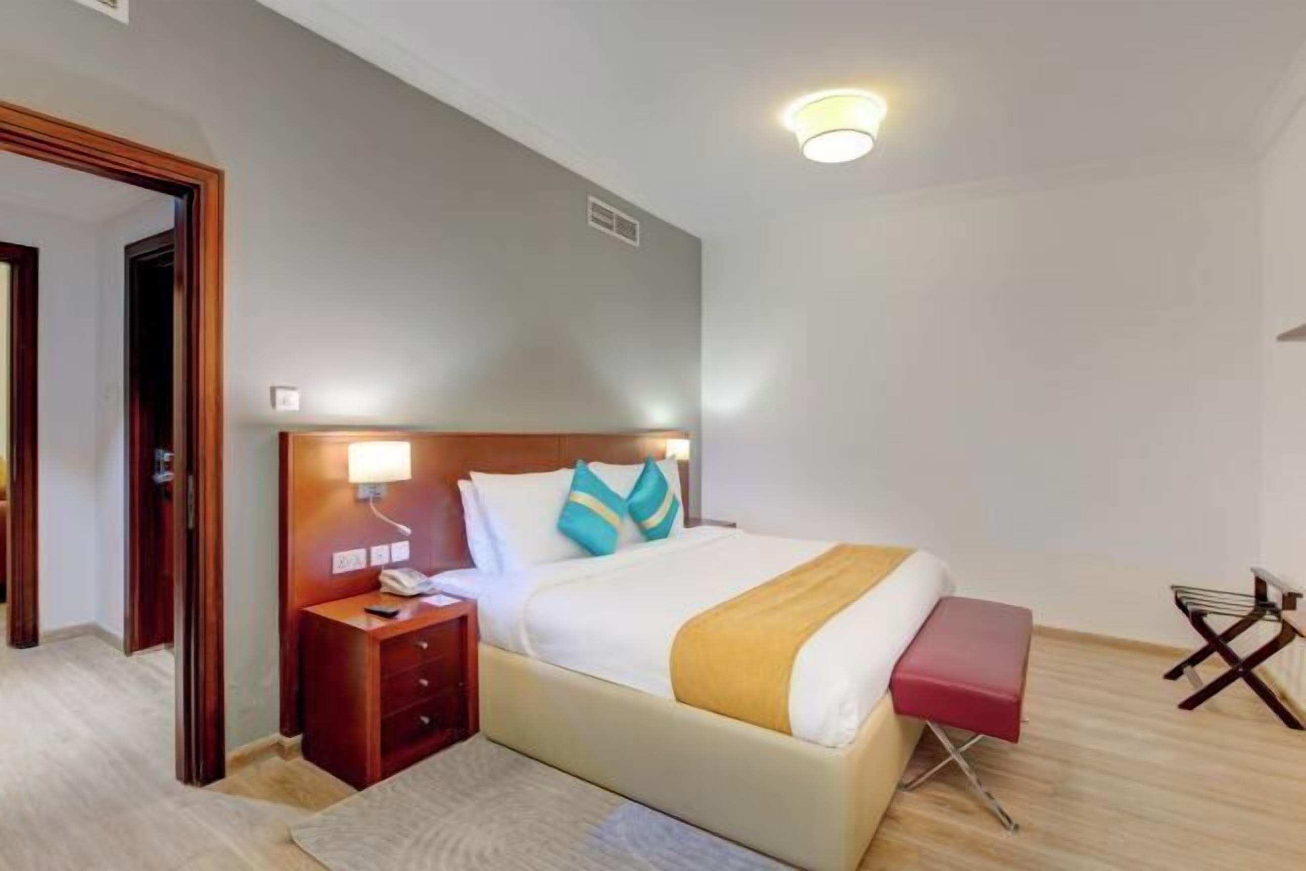 Minibar, in-room safe, desk, laptop workspace