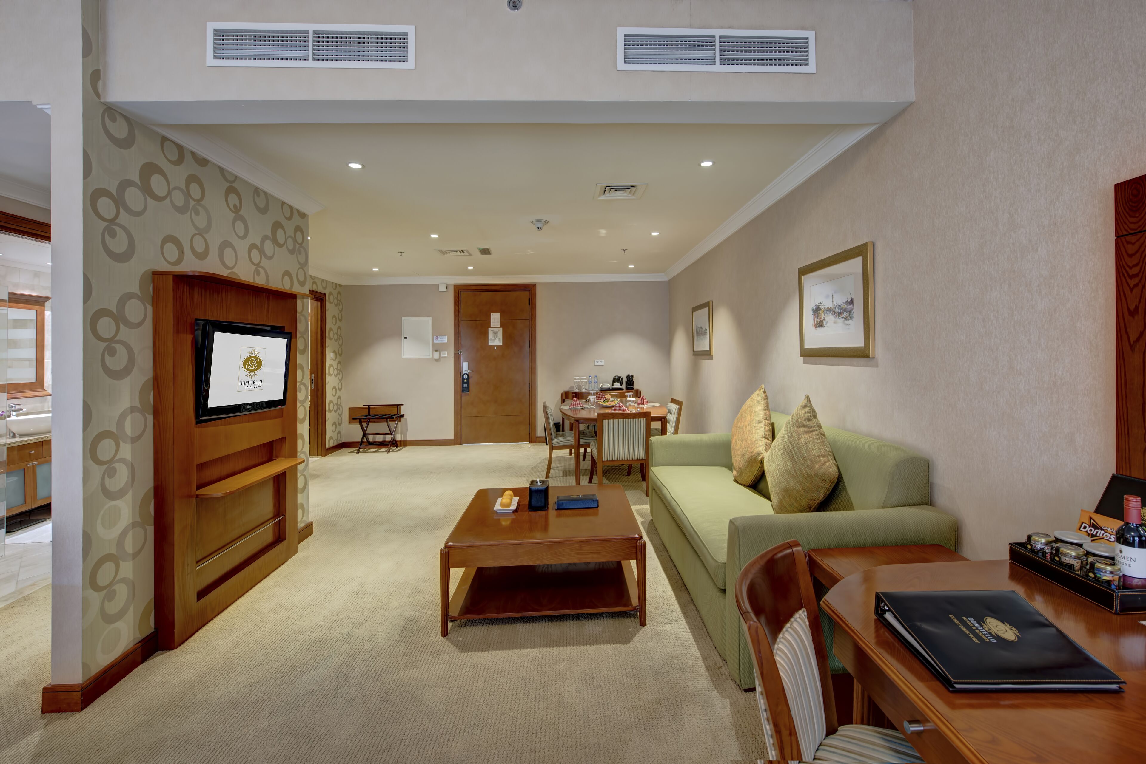 executive suite | living area | 32-inch lcd tv with satellite channels, tv