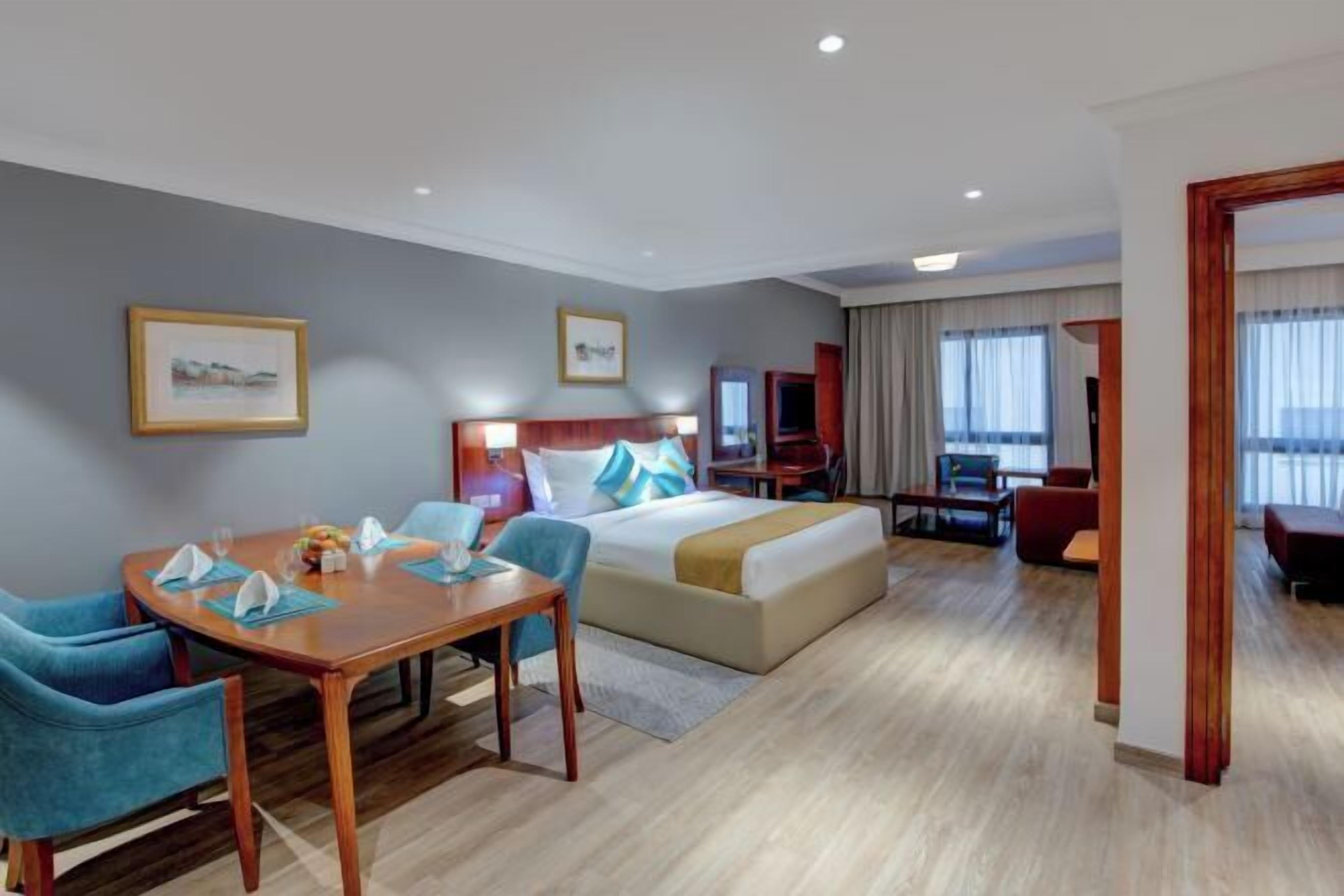 Minibar, in-room safe, desk, laptop workspace