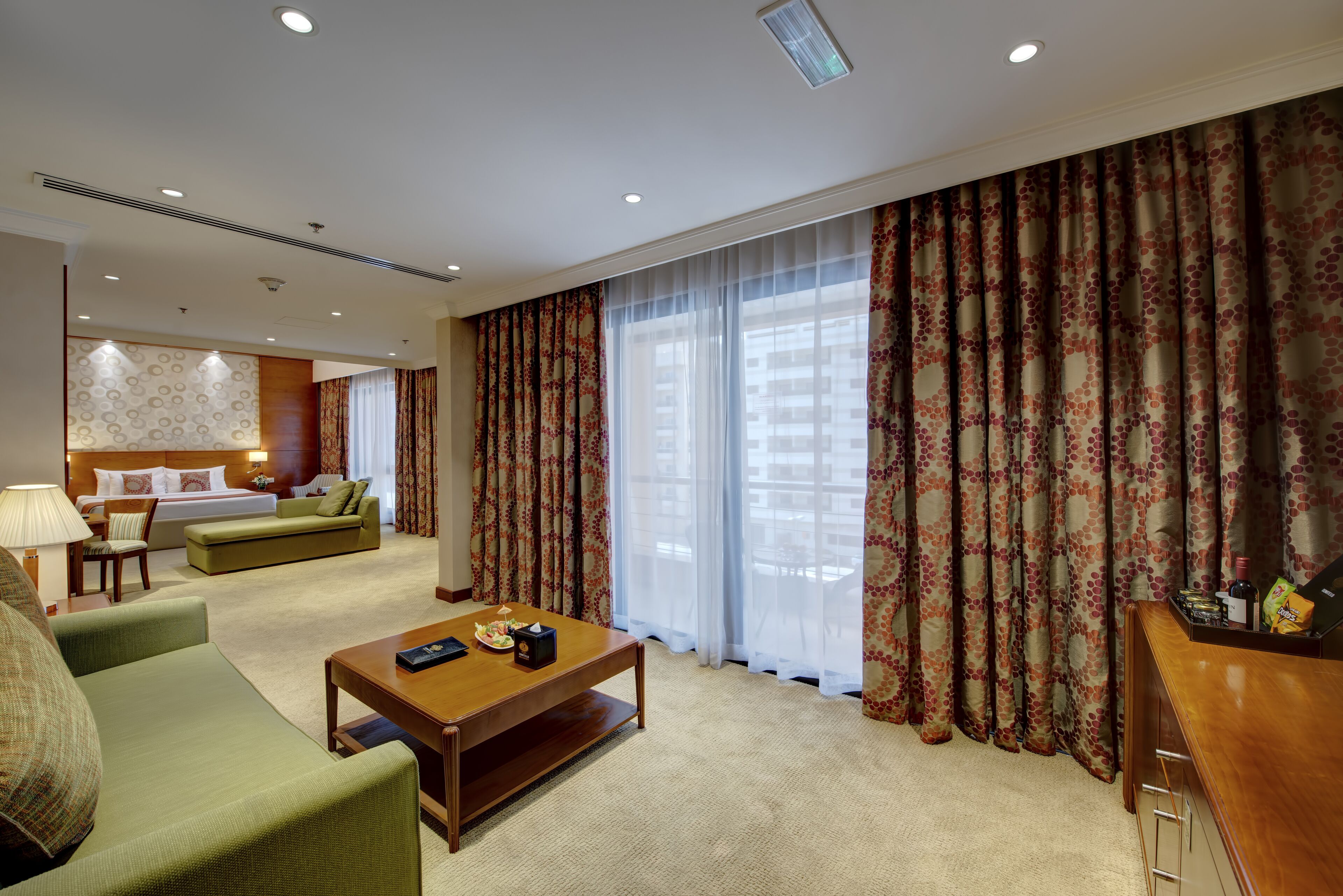 executive room | bathroom | deep-soaking bathtub, free toiletries, hair dryer, bathrobes