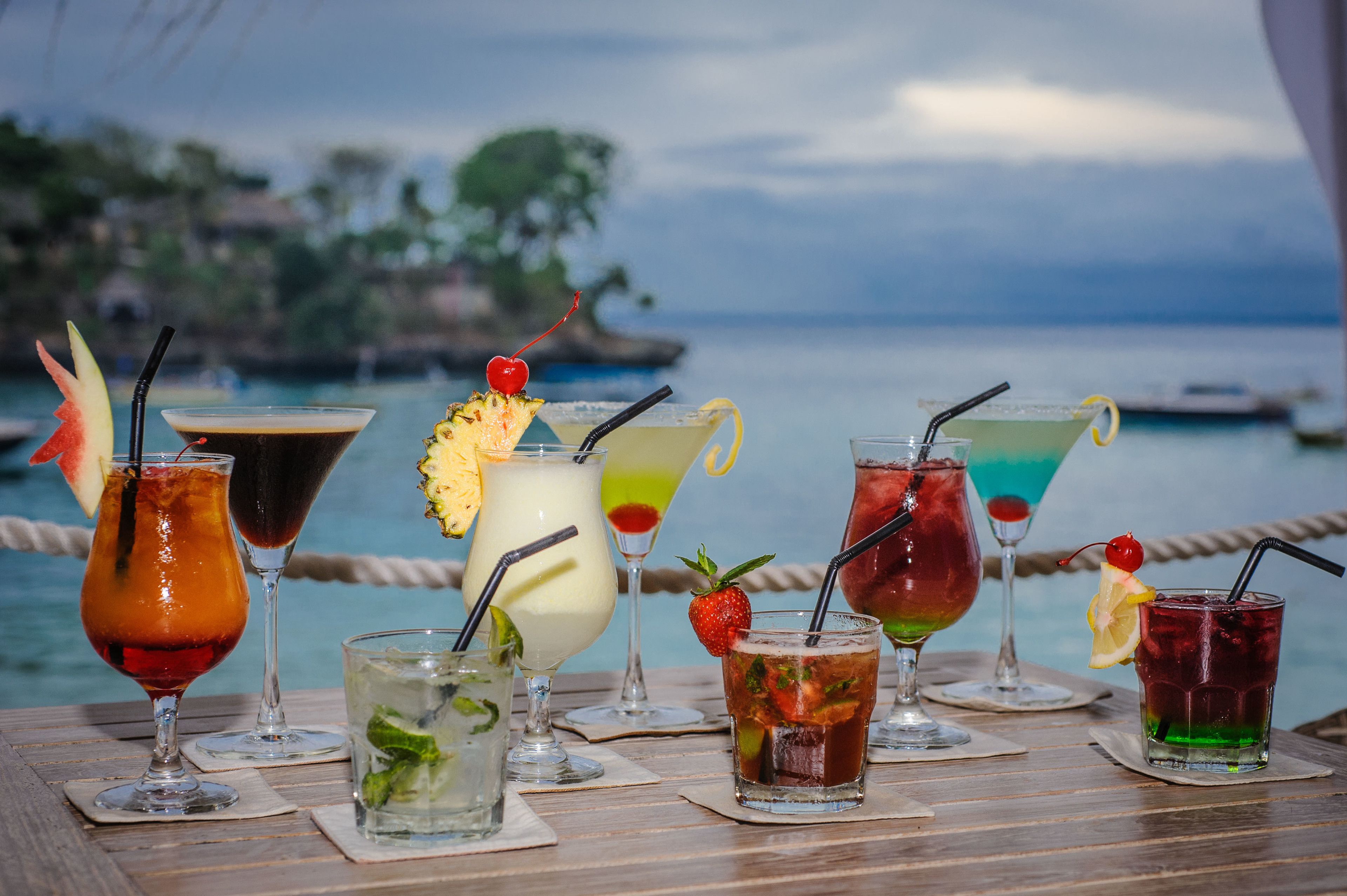 2 bars/lounges, 2 poolside bars, 2 beach bars