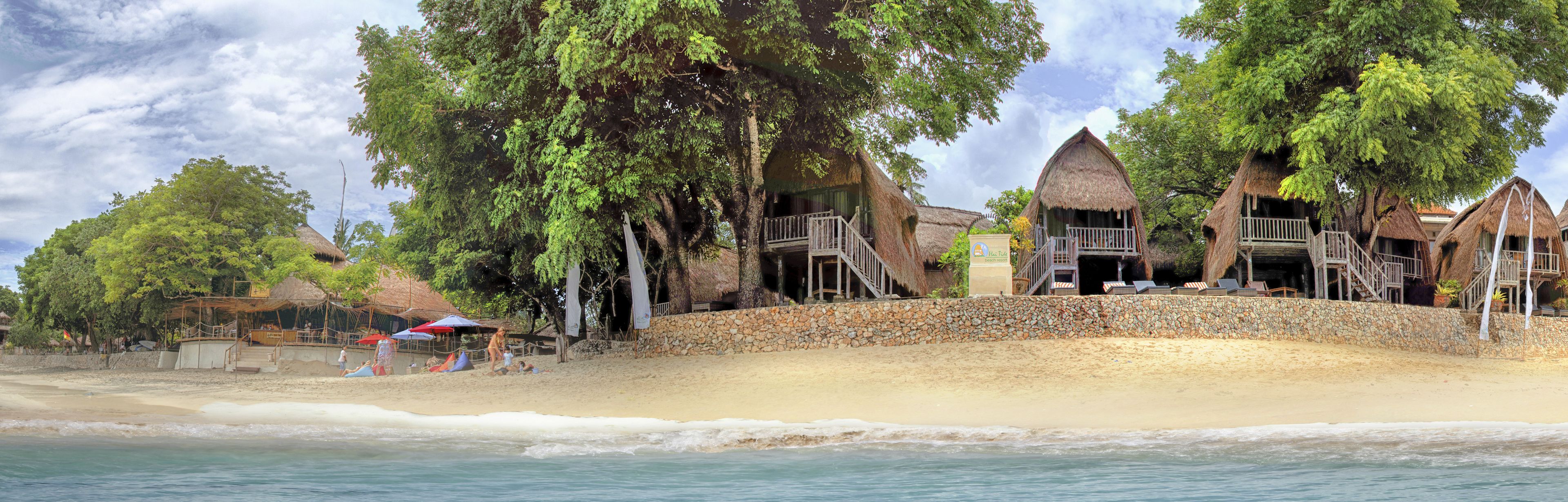 beach nearby, white sand, 2 beach bars, surfing