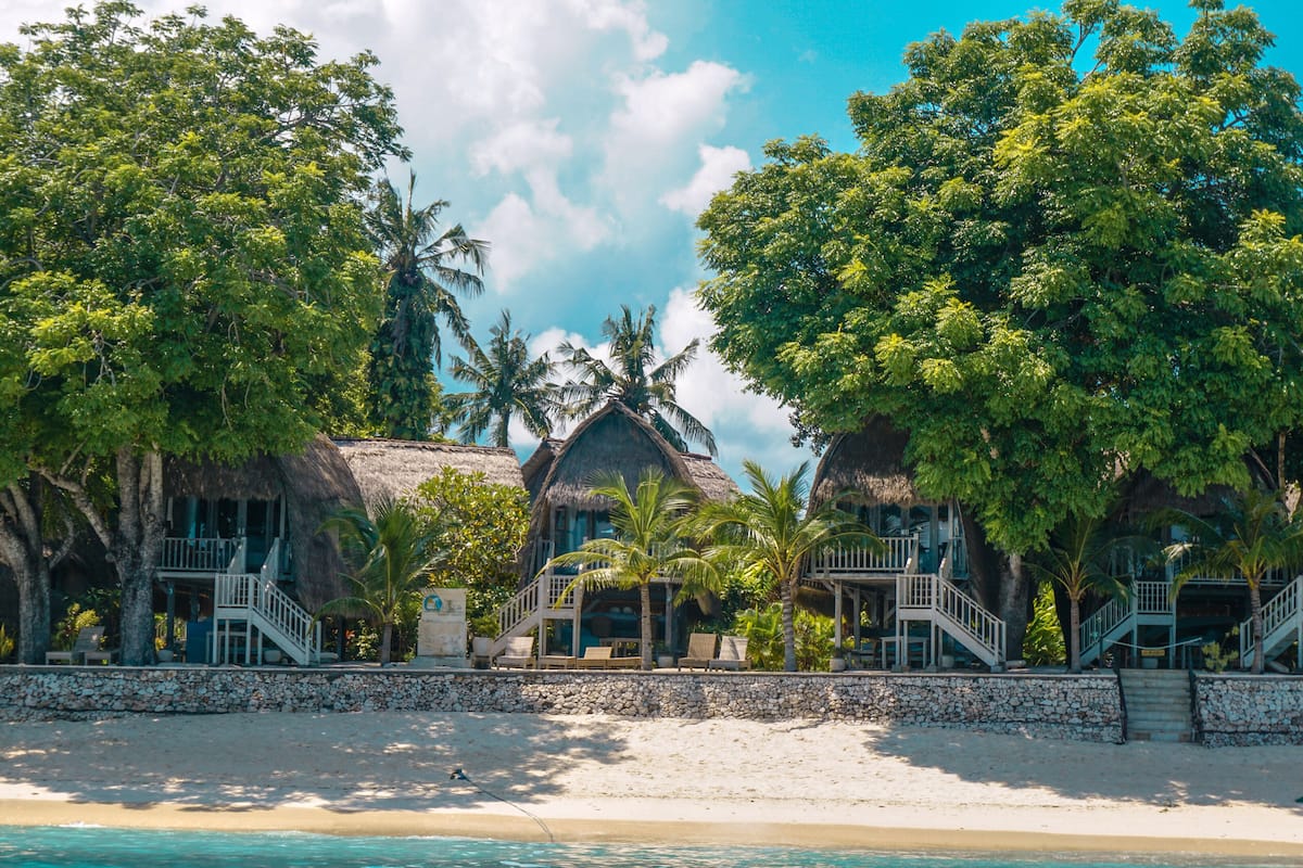 Deluxe Room, Beach View, Beachfront | Resort view