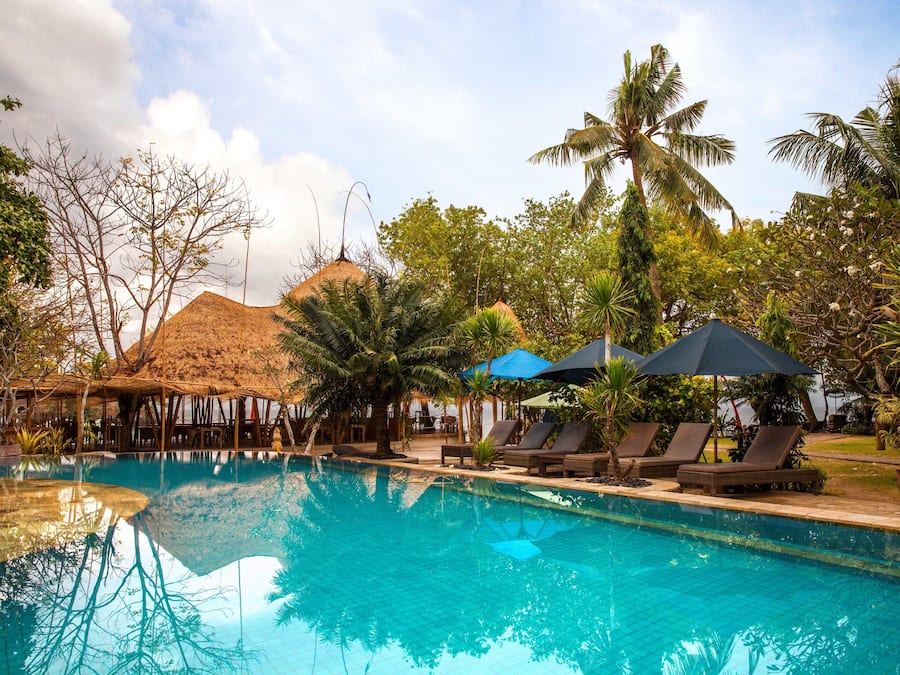 2 kolam renang outdoor
