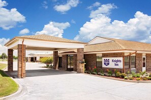 Exterior - Knights Inn Muskogee (Muskogee)