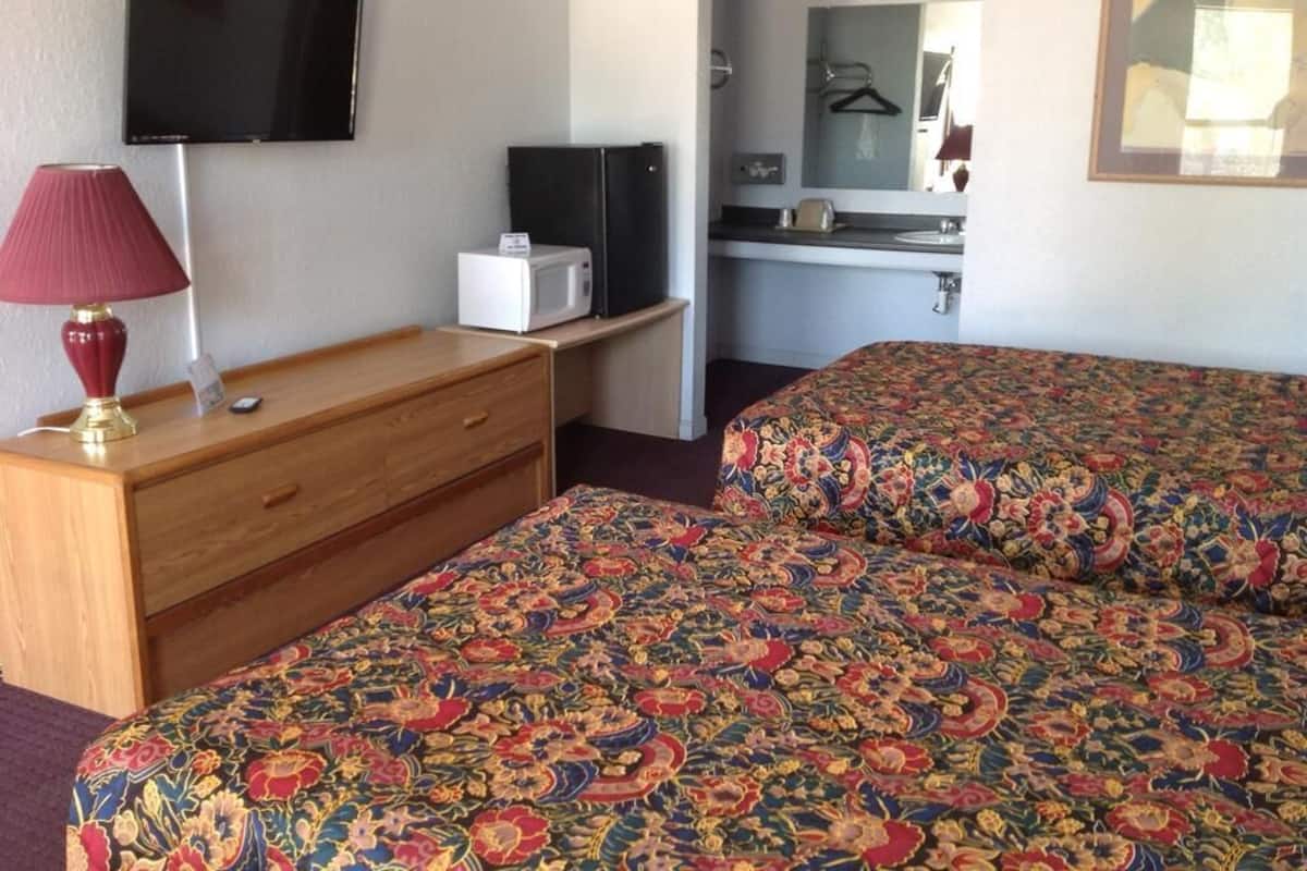 Desk, free WiFi, bed sheets