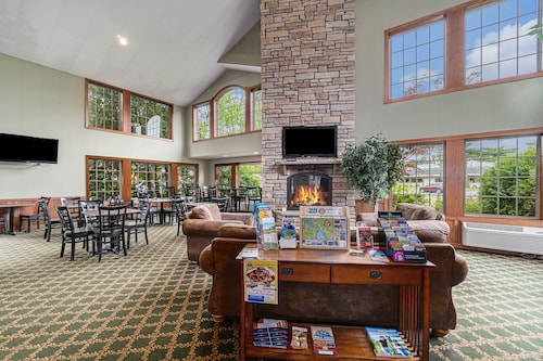 Howard Johnson by Wyndham Traverse City