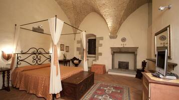 Phòng Suite Junior | Bộ đồ giường cao cấp, minibar, két bảo mật tại phòng