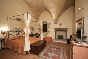 Junior Suite | Premium bedding, minibar, in-room safe, soundproofing