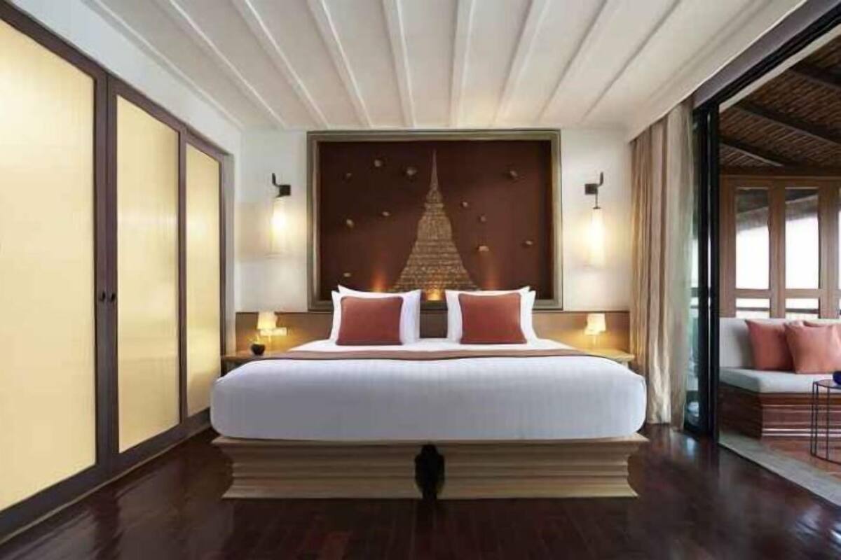 Free minibar items, in-room safe, desk, blackout curtains