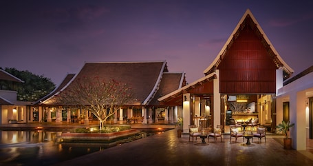 Bar (on property). Sukhothai Heritage Resort