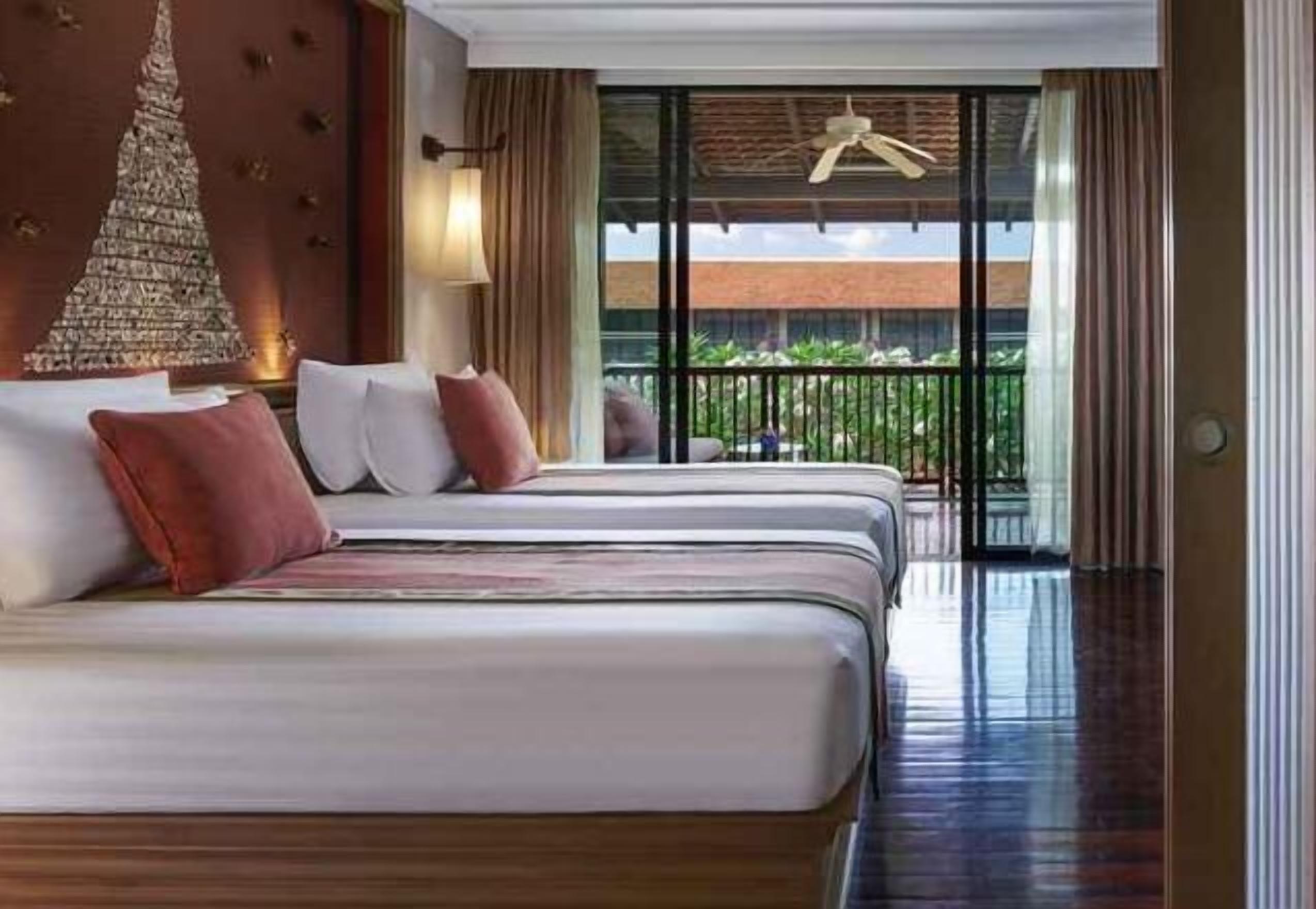 Free minibar items, in-room safe, desk, blackout curtains