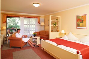 Junior Suite, 1 King Bed | Living area