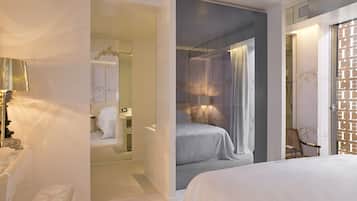 1 bedroom, Egyptian cotton sheets, premium bedding, down duvets