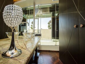 1 غرفة نوم وملاءات من القطن المصري وأغطية فراش متميزة