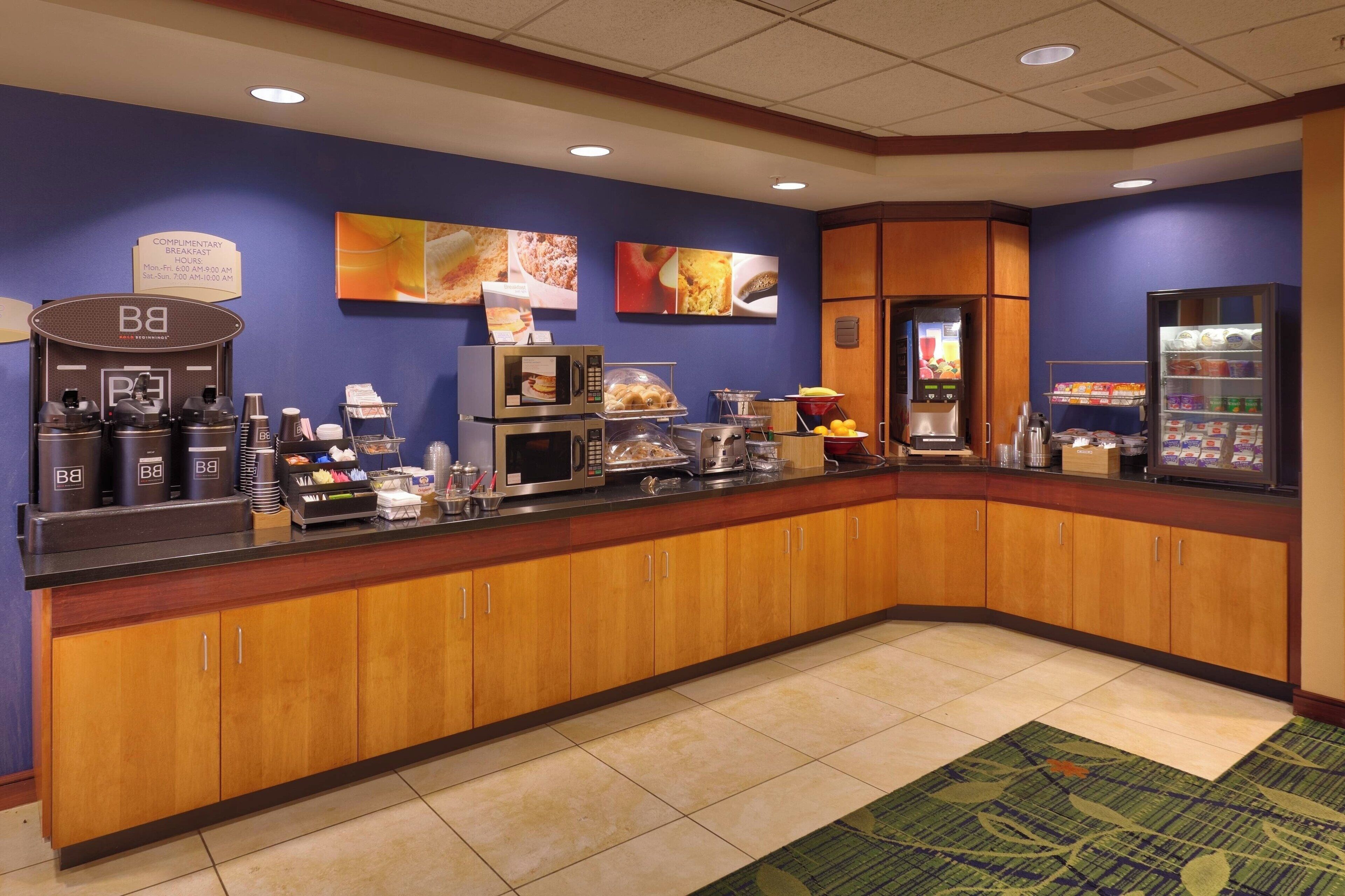 free daily continental breakfast