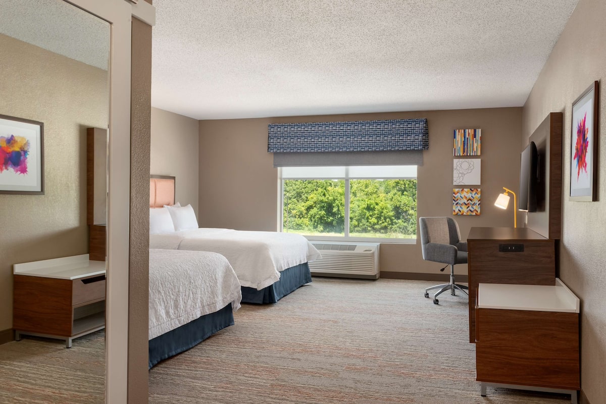 1 bedroom, premium bedding, in-room safe, desk