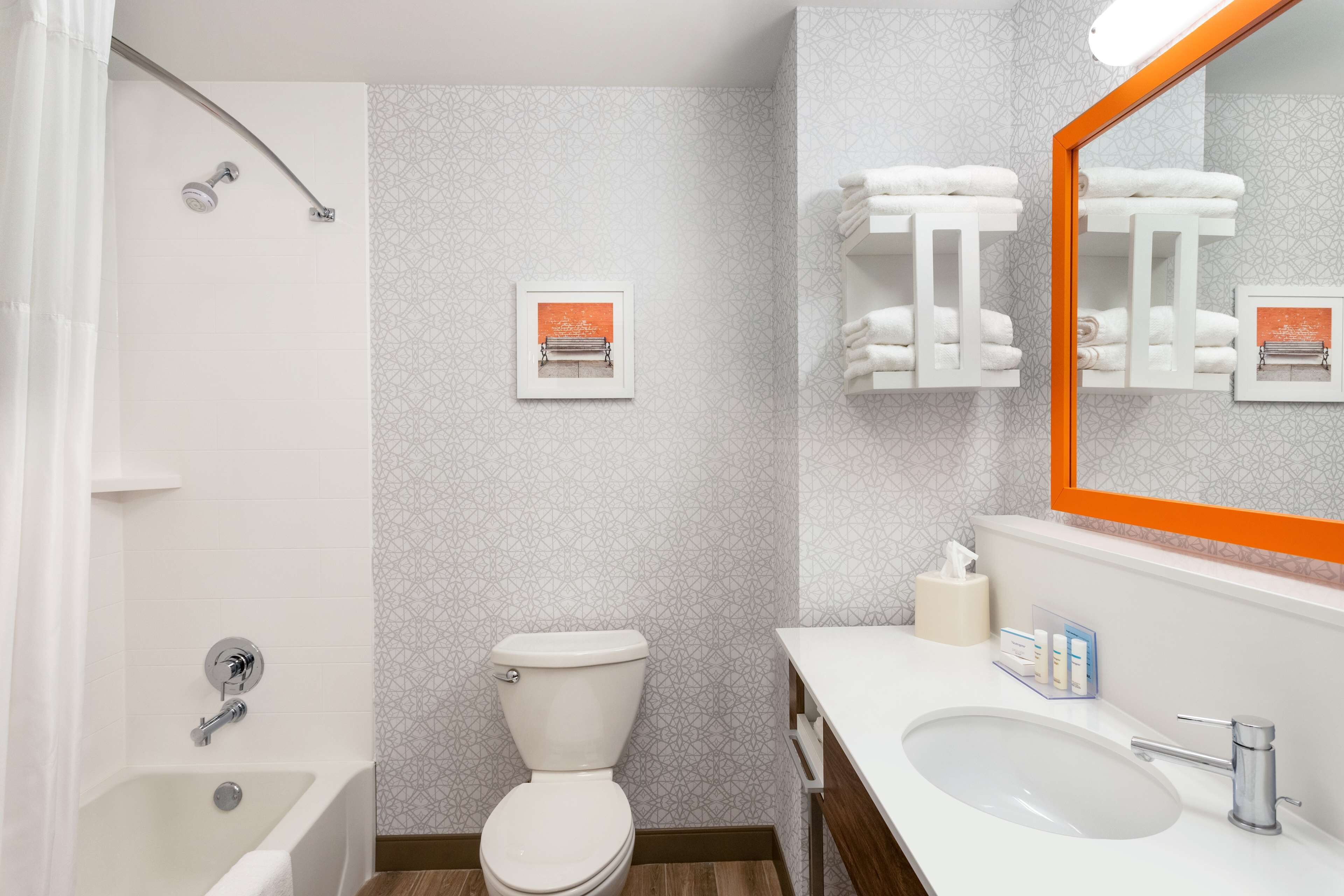 room, 2 queen beds, non smoking | bathroom | free toiletries, hair dryer, towels, soap