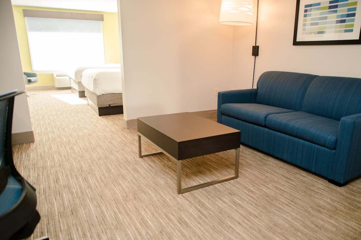 Standard Room, Multiple Beds | 1 bedroom, in-room safe, desk, blackout curtains