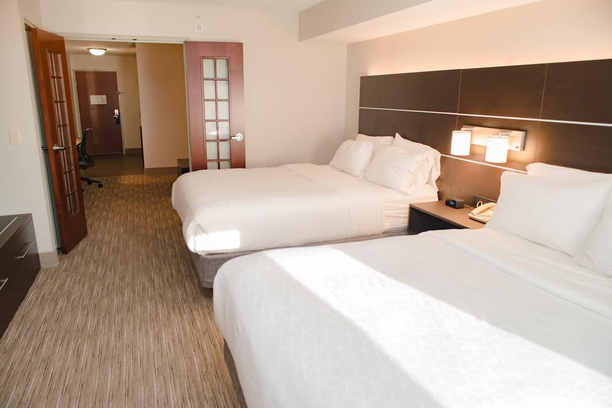 Standard Room, Multiple Beds | 1 bedroom, in-room safe, desk, blackout curtains