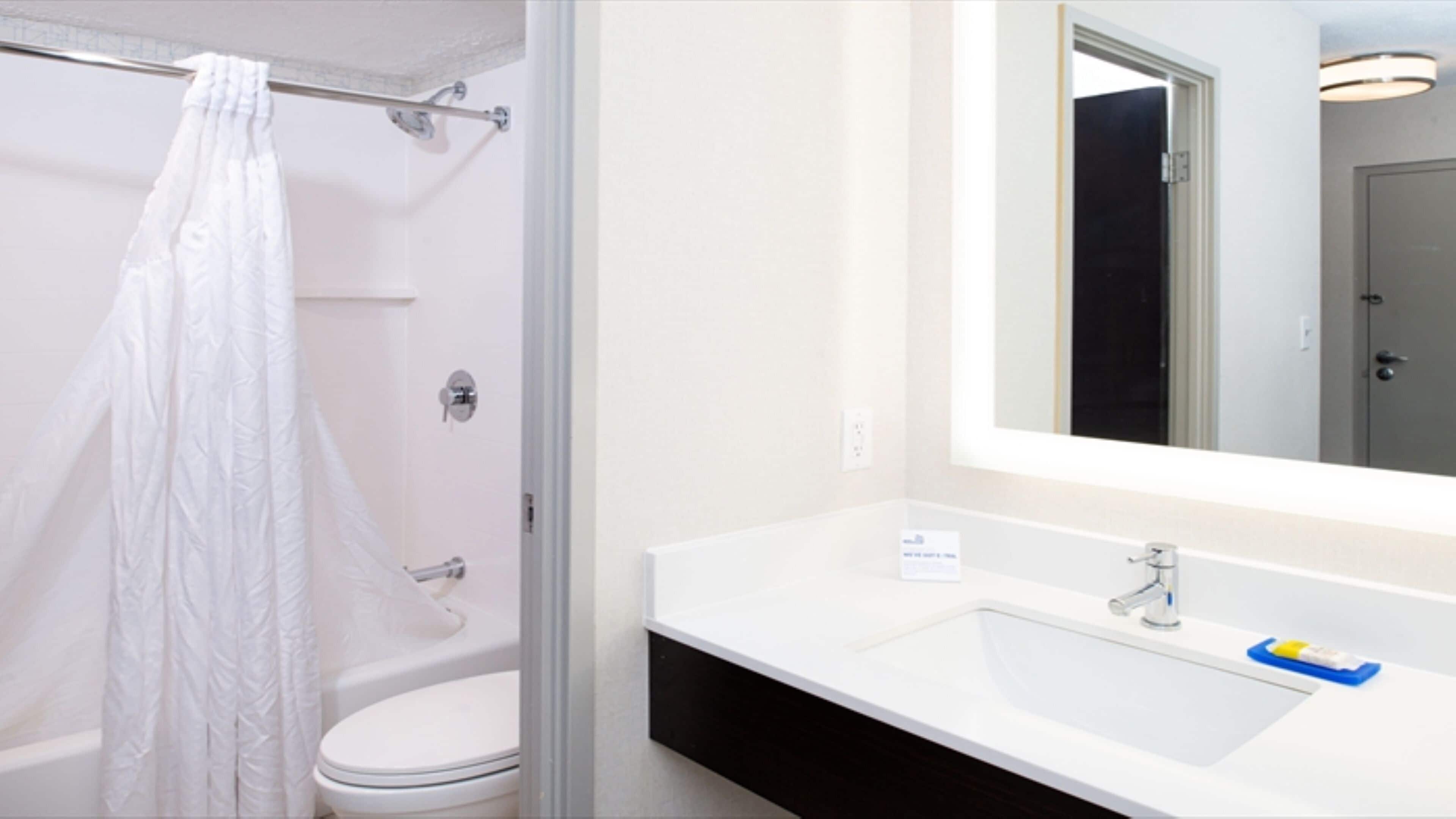 1 bedroom, in-room safe, desk, laptop workspace