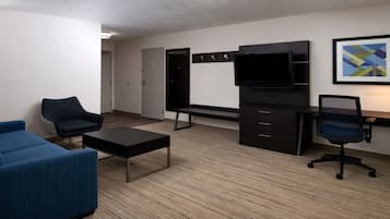 Standard Room, 1 King Bed (Extra Floor Space) | In-room safe, desk, laptop workspace, iron/ironing board