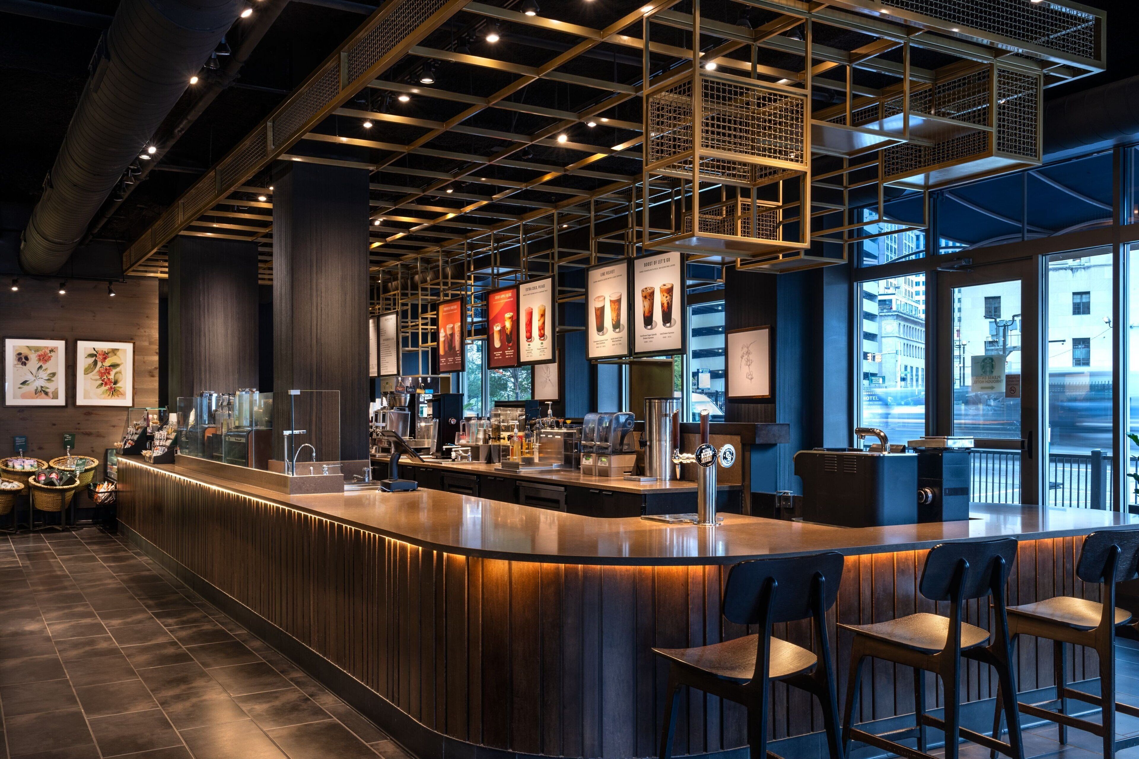 Phục vụ bữa tối 