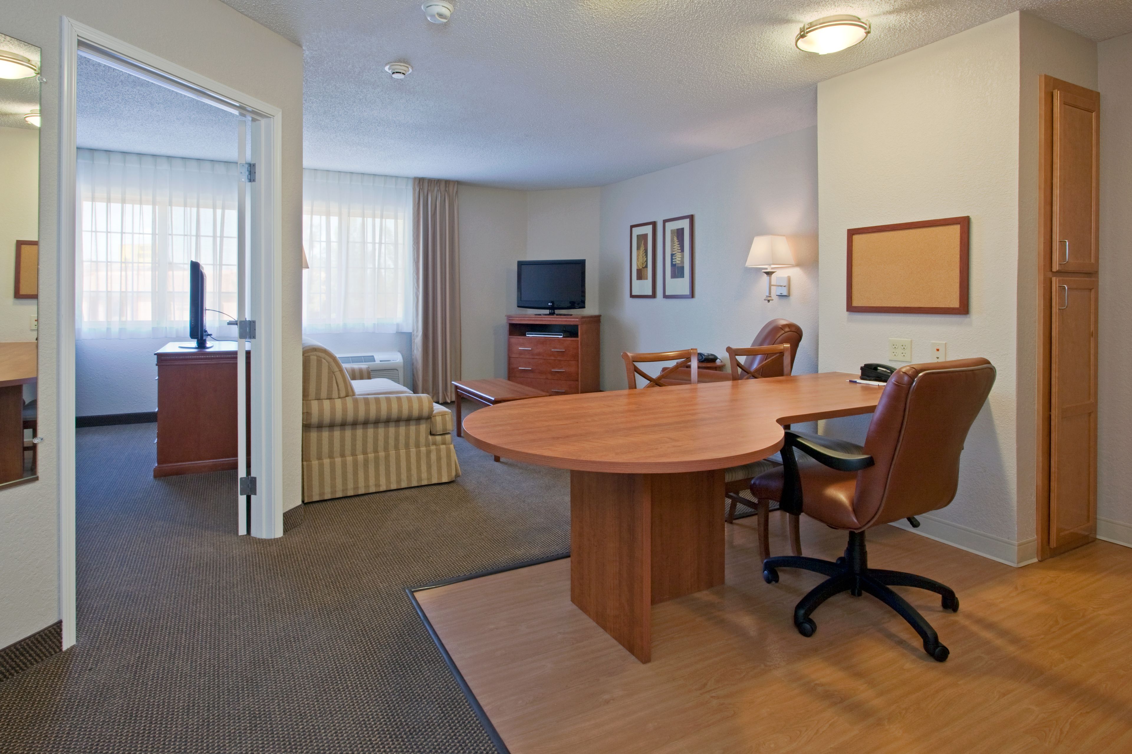 1 bedroom, in-room safe, desk, iron/ironing board