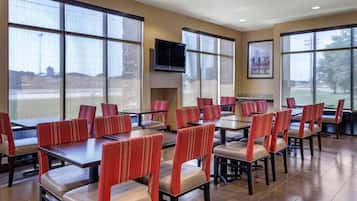 Desayuno de autoservicio incluido todos los días