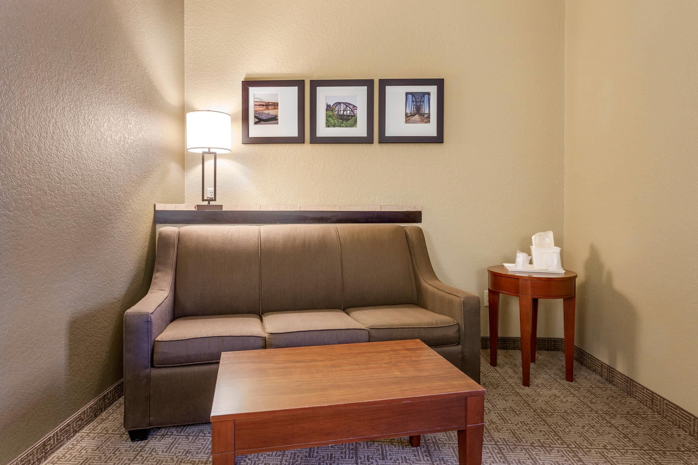 Suite, 1 King Bed, Non Smoking | Desk, blackout drapes, soundproofing, iron/ironing board