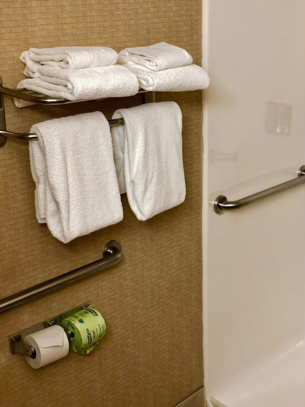 Baño | Tina con regadera, tina profunda, regadera con hidromasaje 