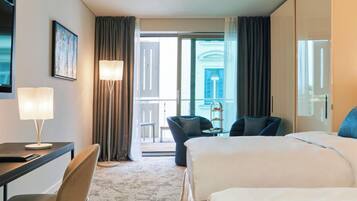 Superior Room | Hypo-allergenic bedding, minibar, in-room safe, desk