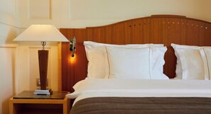 Standard Room | Hypo-allergenic bedding, minibar, in-room safe, desk