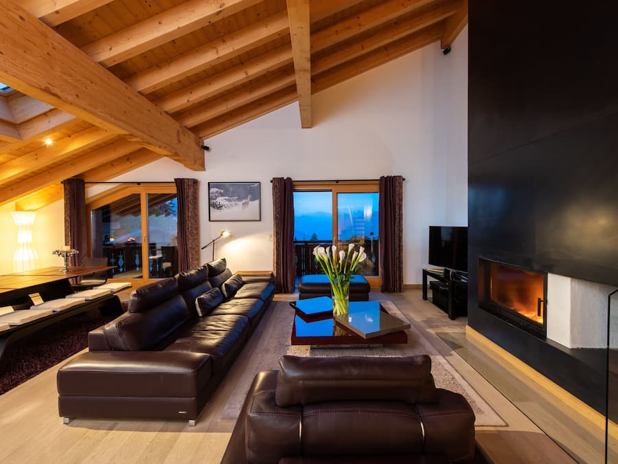 Penthouse (Contemporary) | Premium bedding, pillowtop beds, free minibar items, in-room safe