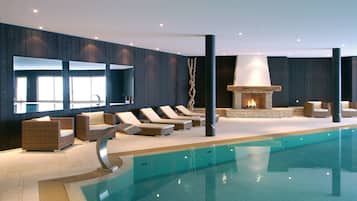 Couples treatment rooms, sauna, hot tub, body treatments, body wraps