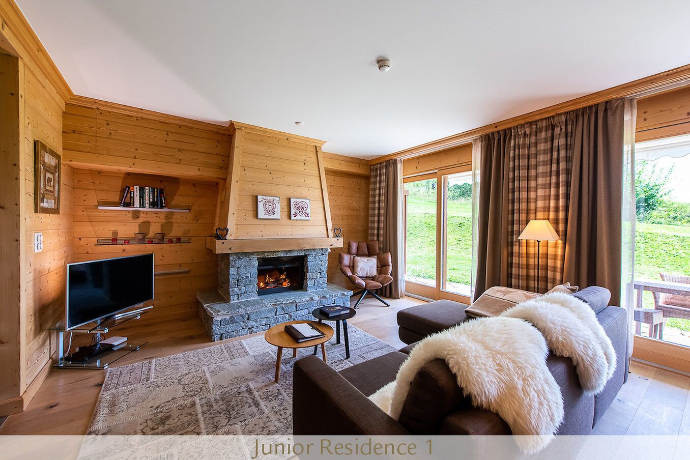 junior room (residence) | living room | tv, toys, pay films, heated floors