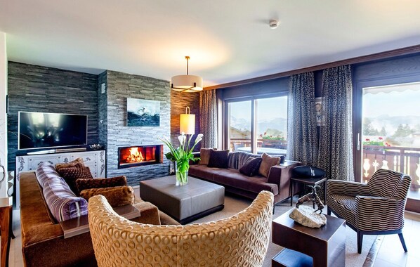 Family Duplex (Residence) | Living room