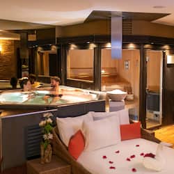 Couples treatment room(s), sauna, hot tub, body treatments, body wraps