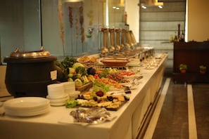 Buffet - The Acura BMK (Gurugram)
