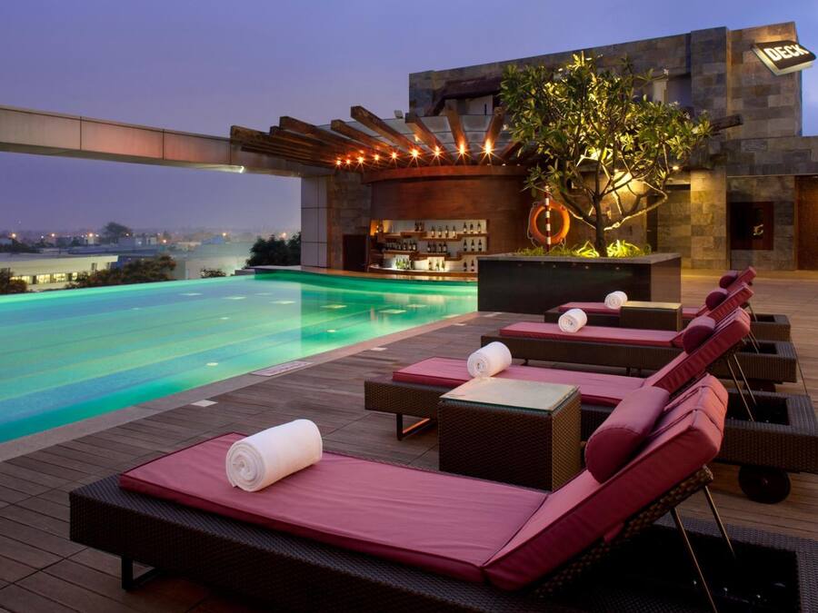 Außenpool, Liegestühle