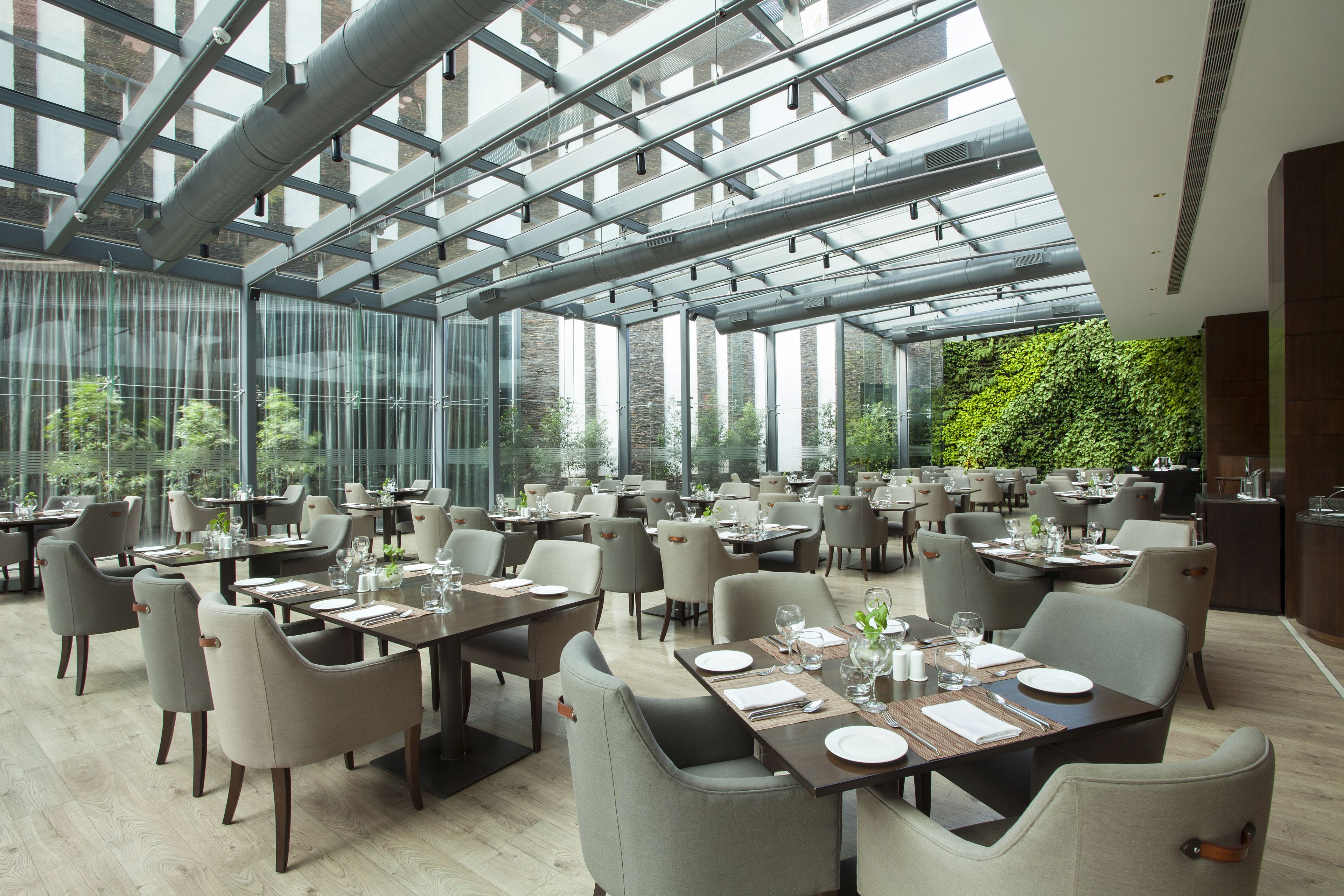 Desayuno buffet diario (INR 1297 por persona)